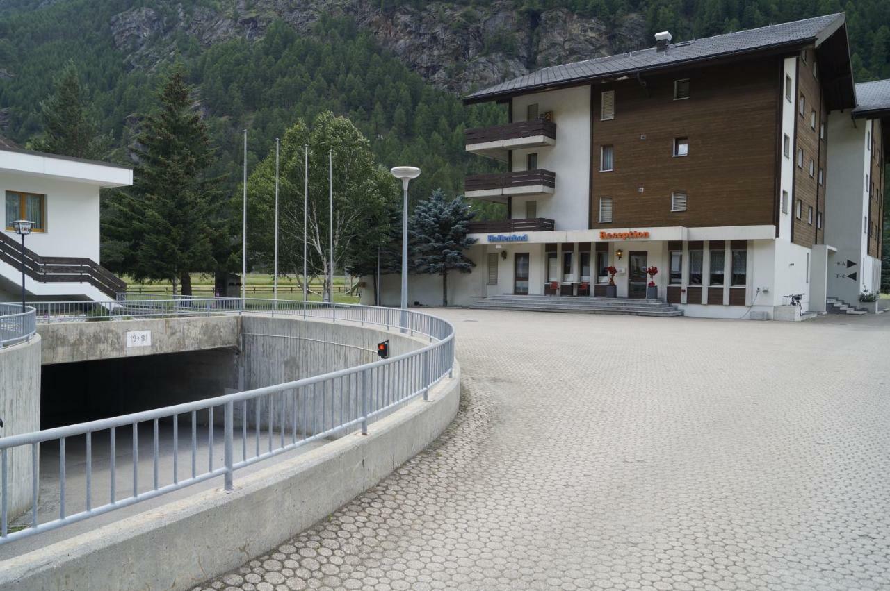 Monte Rosa D 412 Aparthotel Täsch Exterior foto