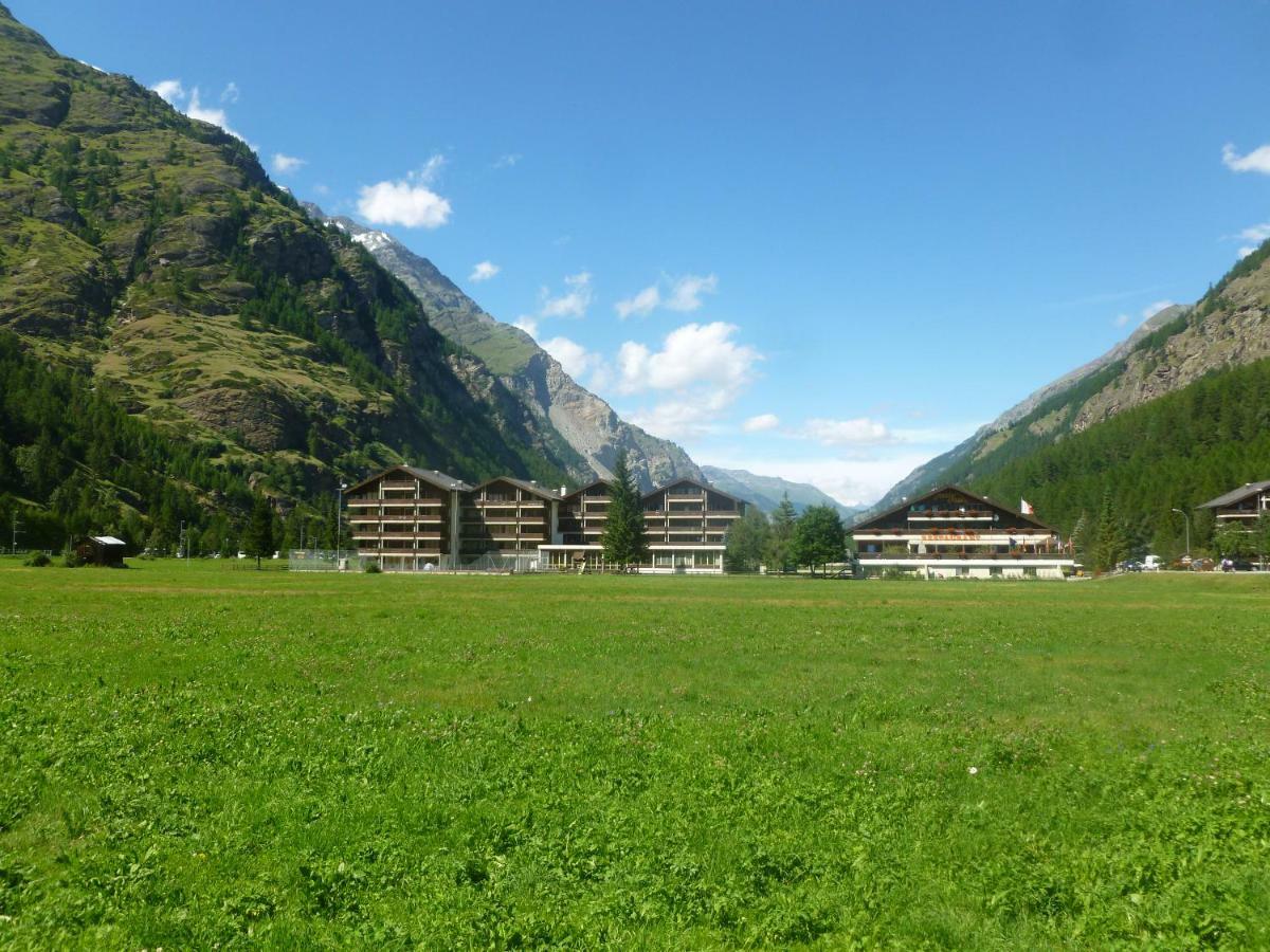 Monte Rosa D 412 Aparthotel Täsch Exterior foto