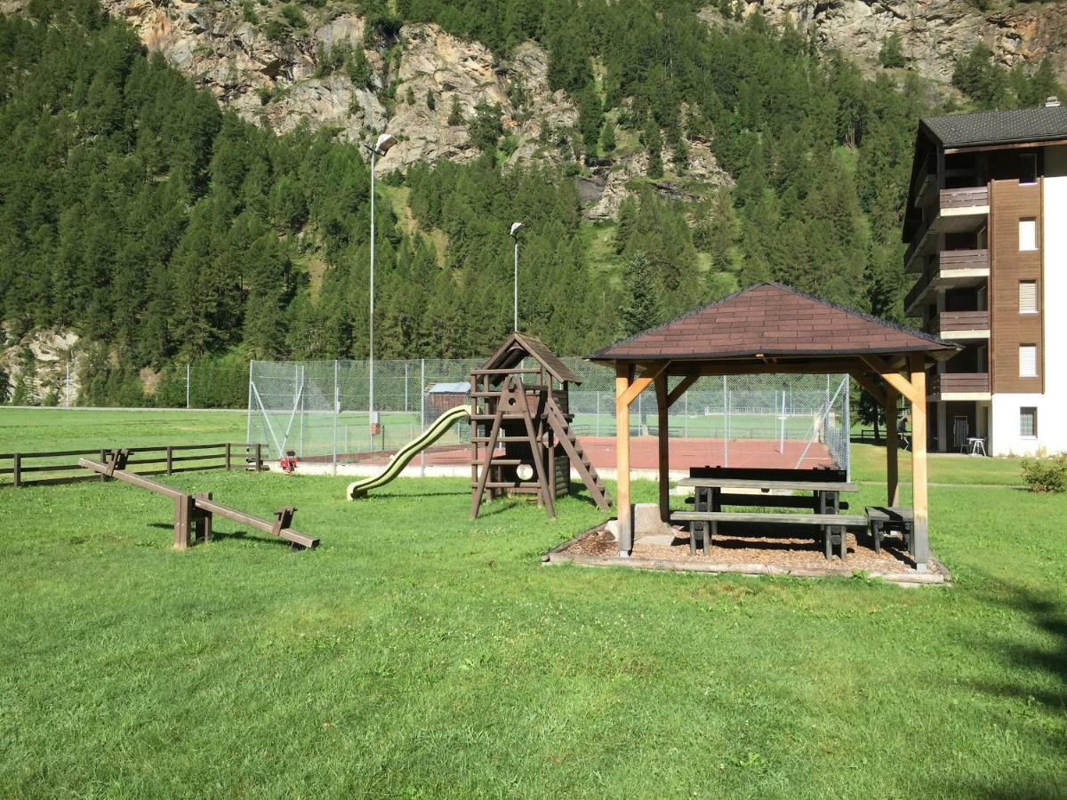 Monte Rosa D 412 Aparthotel Täsch Exterior foto