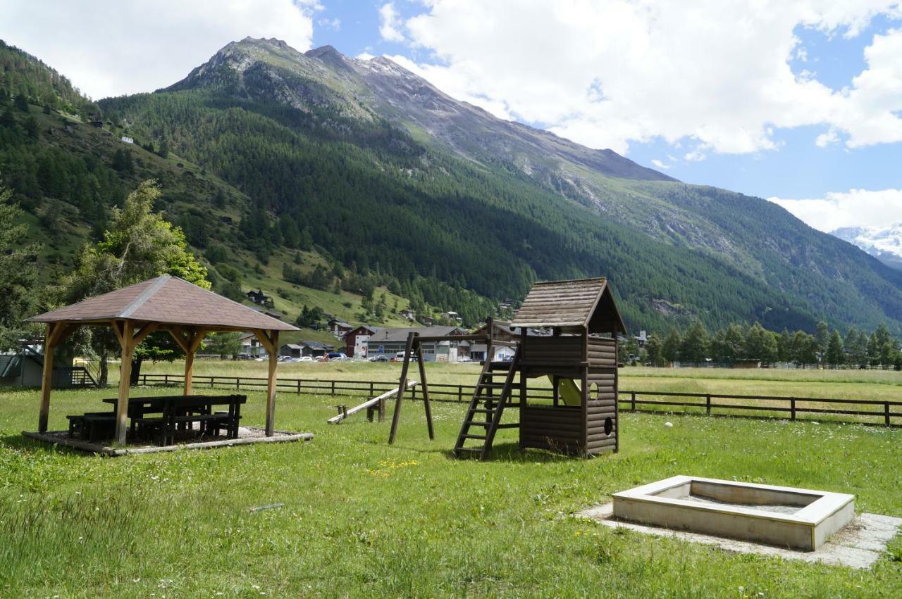 Monte Rosa D 412 Aparthotel Täsch Exterior foto